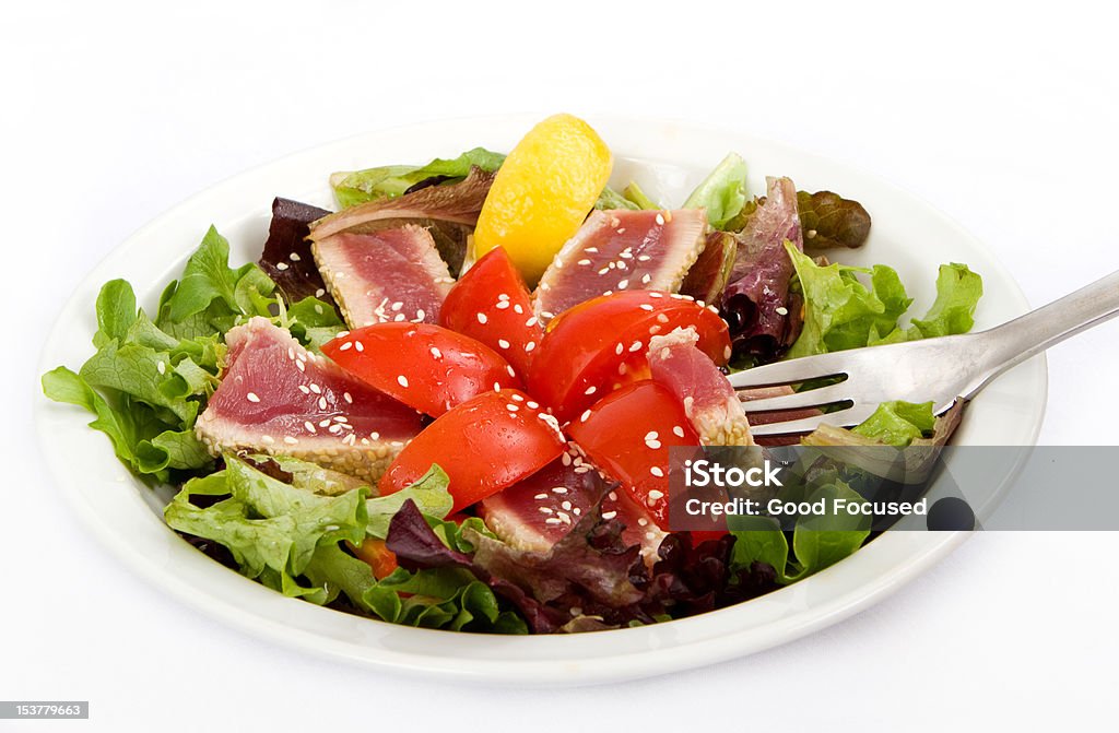 Atum grelhado com salada verde - Foto de stock de Acompanhamento royalty-free