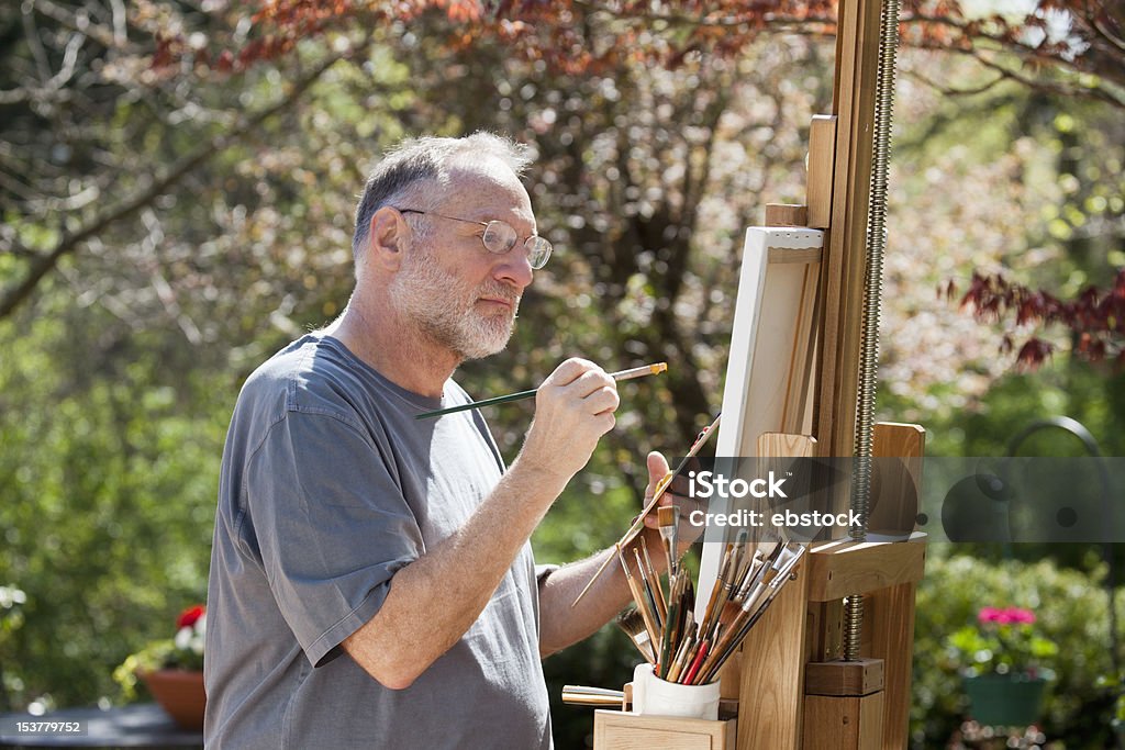 Man 絵画屋外 - 塗るのロイヤリティフリーストックフォト