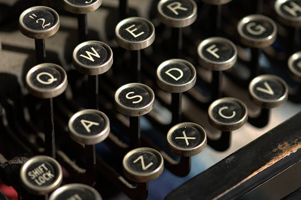 アンティークタイプライターキー - typewriter key 写真 ストックフォトと画像