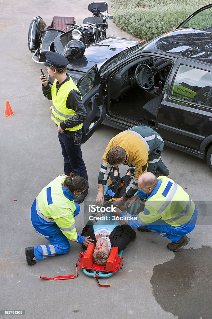 Équipe de secours - Photo de Lit d'hôpital libre de droits