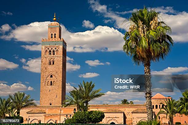 Moschea Di Koutoubia A Marrakech Marocco - Fotografie stock e altre immagini di Islamismo - Islamismo, Africa settentrionale, Arabesco - Stili