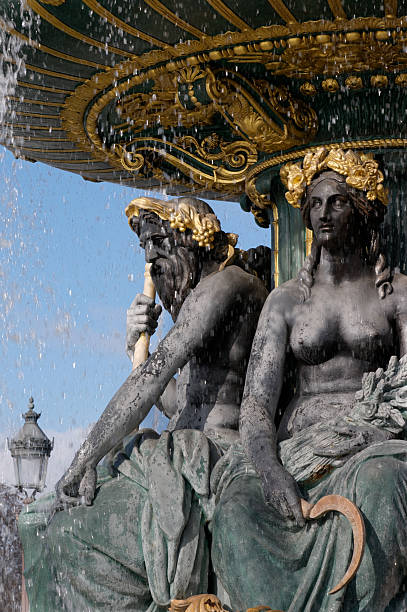 istock Concorde place, fountain detail 153786485