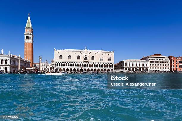 Vista De San Marco Cuadrado Y Doge Palace Venecia Foto de stock y más banco de imágenes de Agua