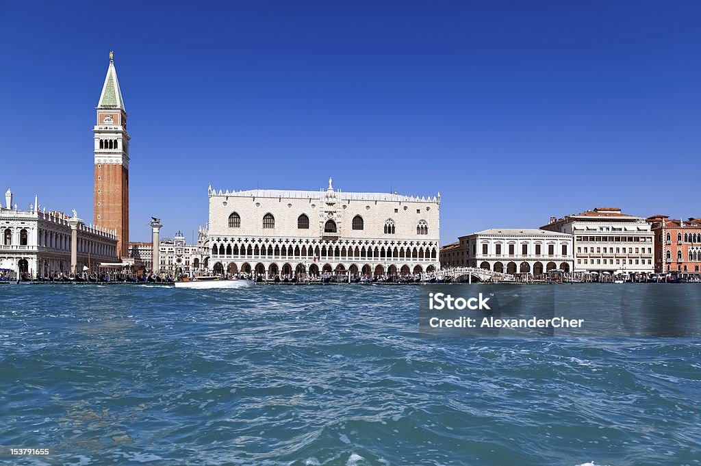 Vista di Piazza San Marco e il Palazzo del Doge, VENEZIA (Italia) - Foto stock royalty-free di Acqua