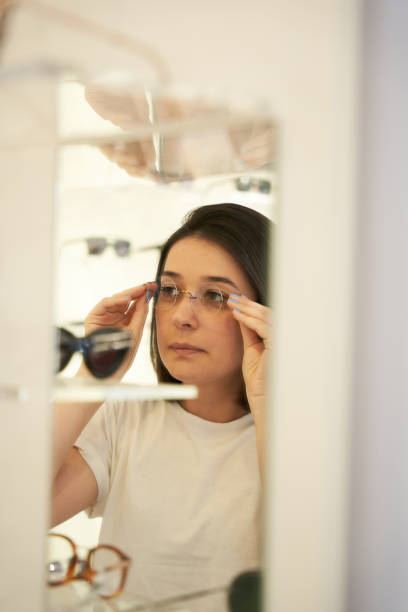 istock the woman buying eyewear 1537940901
