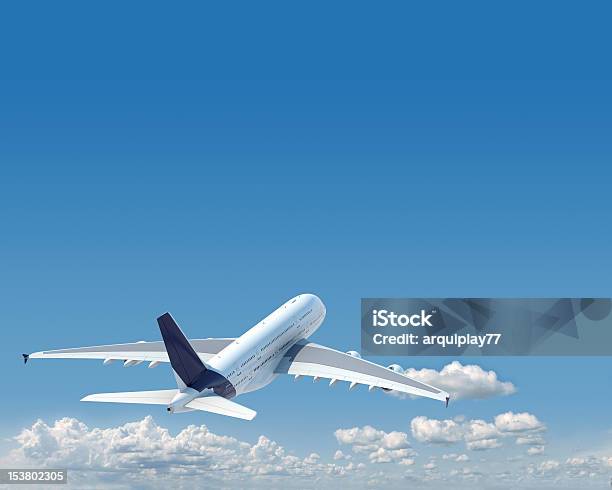 Aiplane Com Cópia Espaço No Céu - Fotografias de stock e mais imagens de Avião - Avião, Descolar - Atividade, Céu