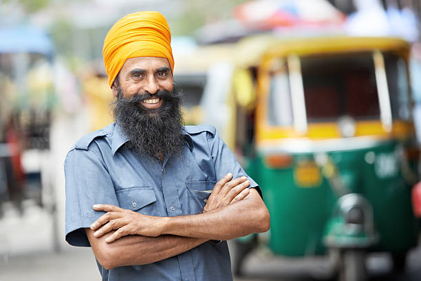 indian automático motorista de riquixá tut homem-tuk - rick - fotografias e filmes do acervo