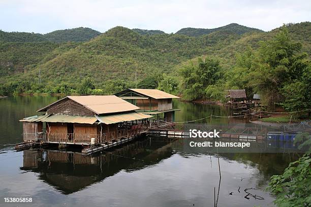 Serie Restaurante Flotante Hotel En El Valle Del Río Foto de stock y más banco de imágenes de Agua