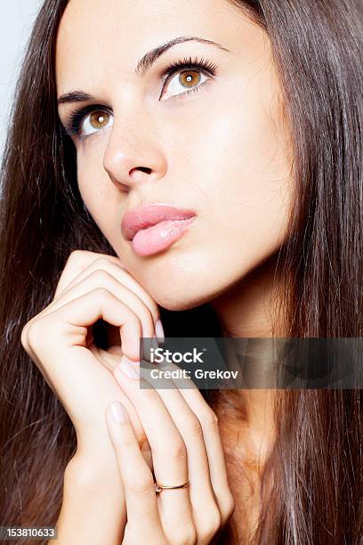 Brunette Haar Frau Stockfoto und mehr Bilder von Attraktive Frau - Attraktive Frau, Braunes Haar, Erwachsene Person