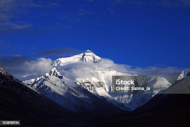 Everest - Fotografie stock e altre immagini di Ambientazione esterna - Ambientazione esterna, Asia, Composizione orizzontale