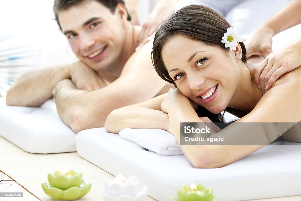 Casal tendo Massagem no Spa Center - Royalty-free 25-29 Anos Foto de stock