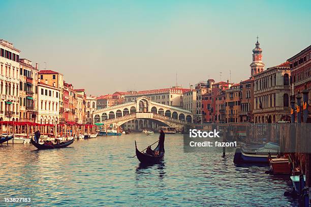 Foto de Ponte De Rialto Venezaitália e mais fotos de stock de Veneza - Itália - Veneza - Itália, Escapada Urbana, Gôndola