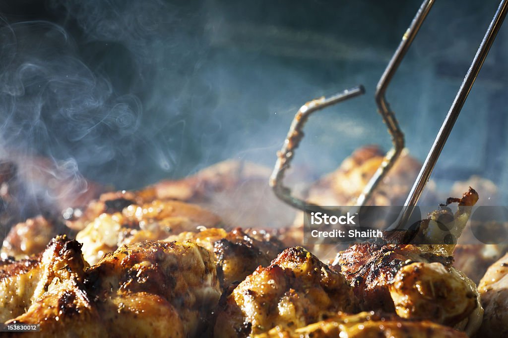 Frango de Churrasco com cherbs no grelhador - Royalty-free Frango de Churrasco Foto de stock