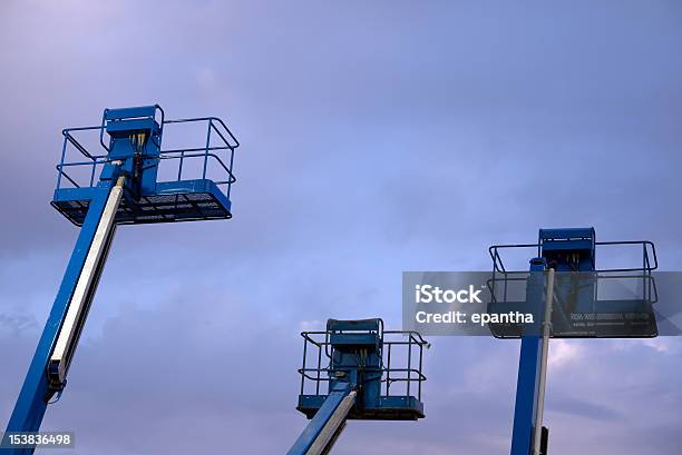 Ascensor Hidráulico Foto de stock y más banco de imágenes de Maquinaria - Maquinaria, Recogedor de cerezas, Alto - Descripción física