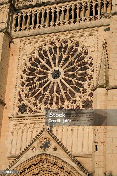 A Rosácea De Catedral - Fotografias de stock e mais imagens de Catedral - Catedral, Cultura Francesa, Estilo Gótico