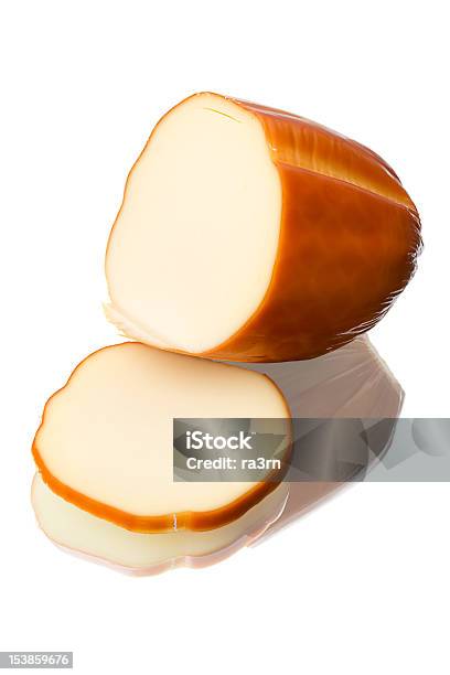 チーズスモーク - スモークチーズのストックフォトや画像を多数ご用意 - スモークチーズ, 一切れ, カットアウト
