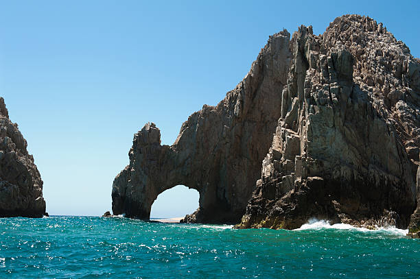 istock The arch of Cabo San Lucas 153866957