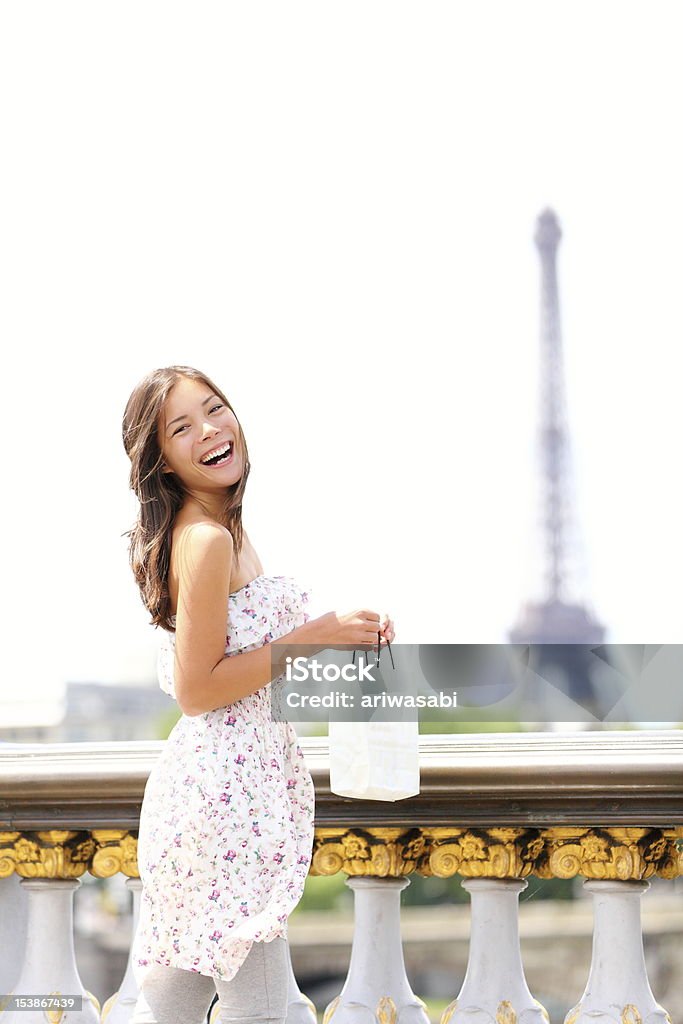 Париж женщина - Стоковые фото Париж - Франция роялти-фри