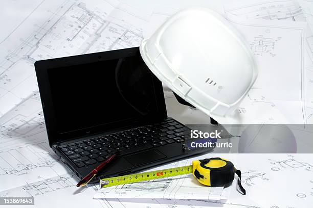 Foto de Engenharia e mais fotos de stock de Capacete - Equipamento - Capacete - Equipamento, Plano - Documento, Aberto