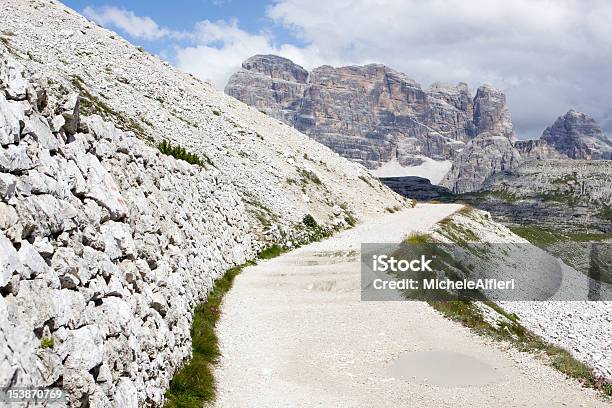 산 트레일에서 트레 치메 디 라바레도 Dolomites Italy 0명에 대한 스톡 사진 및 기타 이미지 - 0명, UNESCO-조직된 단체, 단일 차선 도로