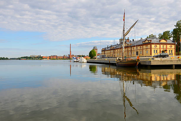Board the tar-fragrant Postyacht, built in the 17th Century style. She is a replica realised from copies of archived drawings created in 1679.