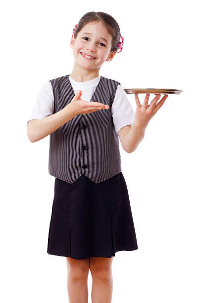 маленький официантка стоя с пустой лоток - greeting welcome sign waiter butler стоковые фото и изображения