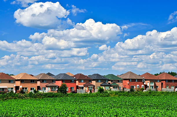 istock Neighborhood houses 153894118