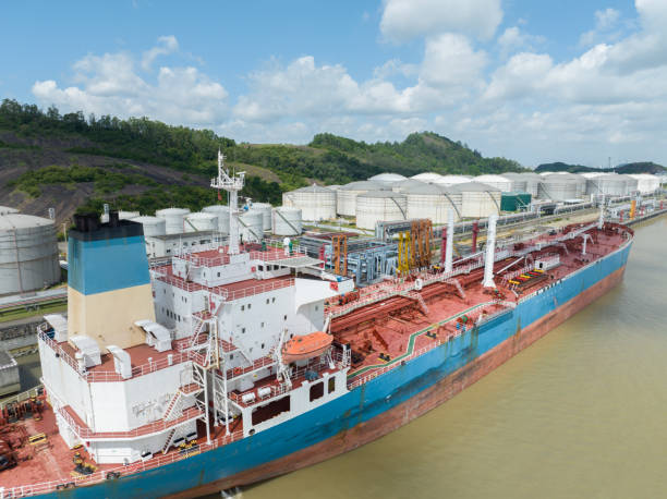 Crude oil carrier, energy reserve