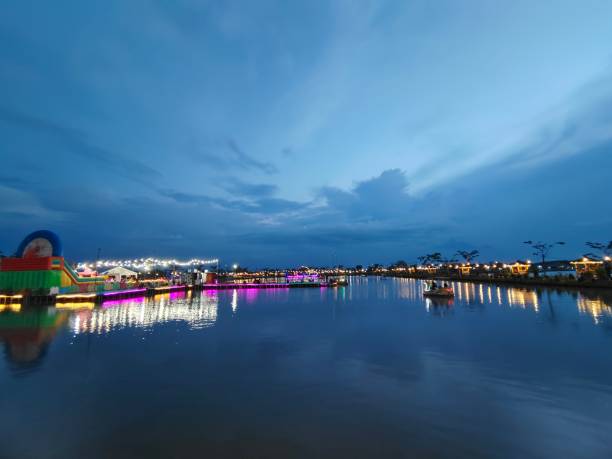 istock Reflection of colorful lights on the lake 1538985920