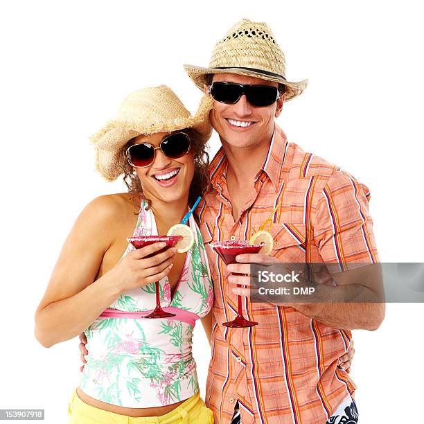 Pareja Joven En Vacacionesaislado Foto de stock y más banco de imágenes de Gafas de sol - Gafas de sol, Parejas, Recortable