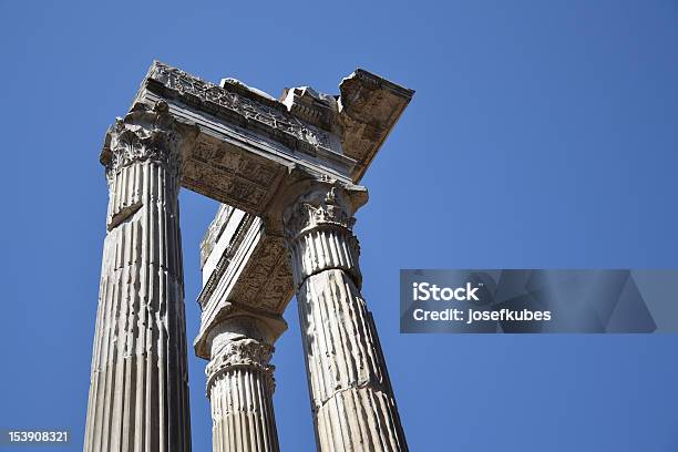 Foto de Colunas Icônicas e mais fotos de stock de Antigo - Antigo, Antiguidade, Arqueologia
