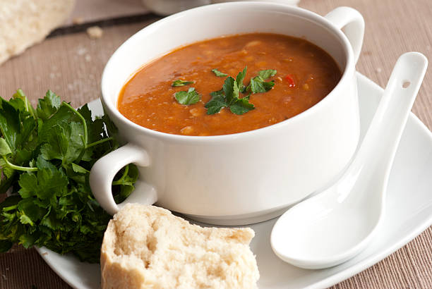 三色豆のスープ - flat leaf parsley ストックフォトと画像