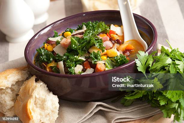 Sopa De Legumes - Fotografias de stock e mais imagens de Sopa de Feijão Preto - Sopa de Feijão Preto, Couve, Feijão Borlotto