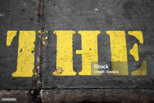 Foto de Amarelo Palavra A No Concreto e mais fotos de stock de Amarelo - Amarelo, Concreto, Espaço para Texto