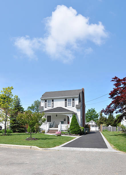 istock Beautiful Suburban Home 153933530