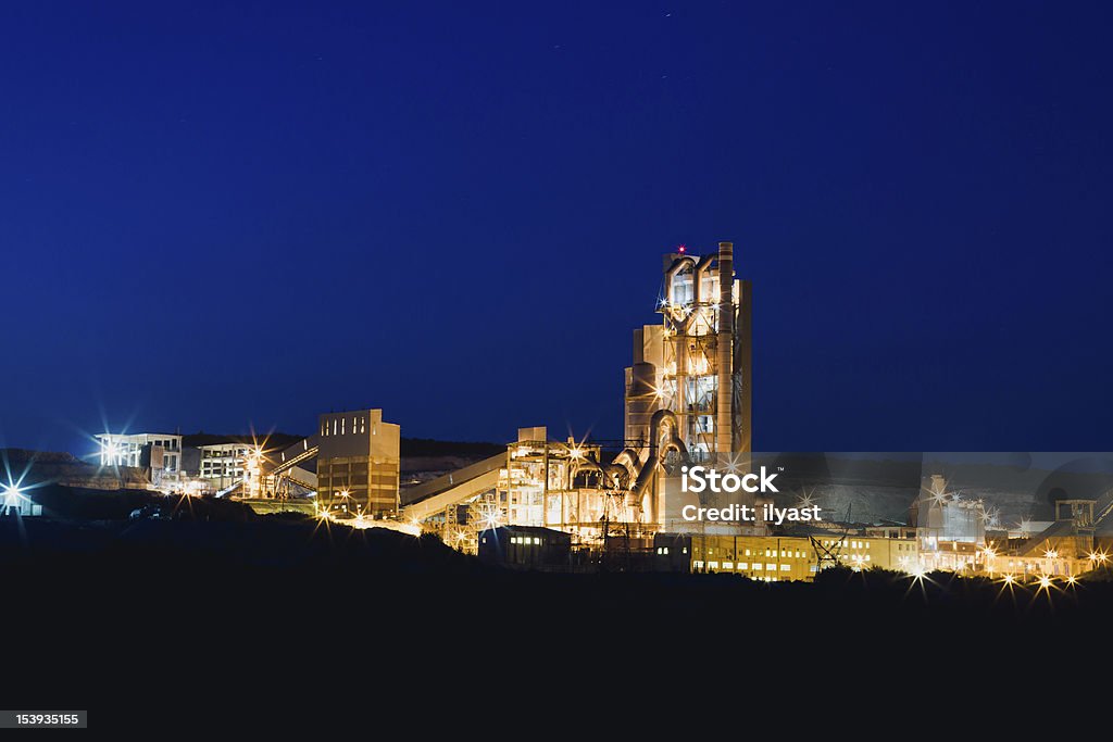 Raffinerie bei Nacht - Lizenzfrei Abenddämmerung Stock-Foto