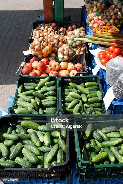 Gemüse Auf Dem Markt Stockfoto und mehr Bilder von Apfel - Apfel, Bunt - Farbton, Fotografie