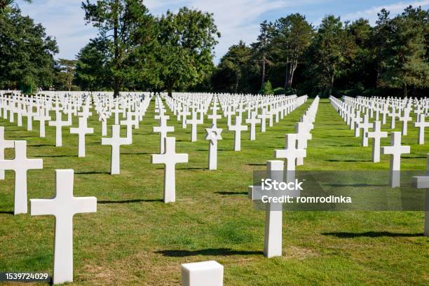 The Solemn Beauty Of Normandys American Cemetery Honoring Brave Soldiers Who Sacrificed During World War Ii Evokes Reverence And Gratitude Stock Photo - Download Image Now