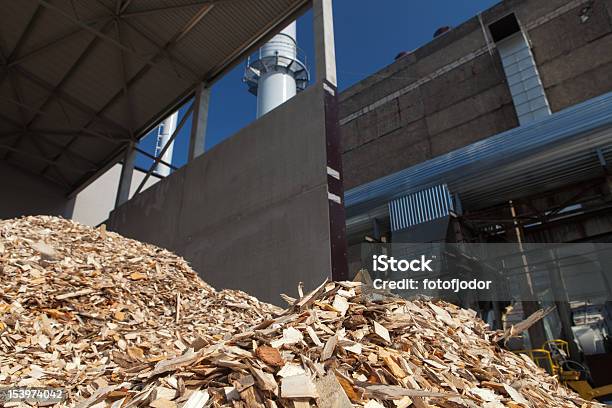 Woodchips Stockfoto und mehr Bilder von Biomasse - Erneuerbarkeit - Biomasse - Erneuerbarkeit, Kraftwerk, Holzspan