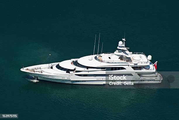 Große Private Motor Yacht Auf See Stockfoto und mehr Bilder von Luxus - Luxus, Segeljacht, Anlegestelle