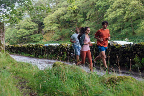 istock Family on a Run 1539777152