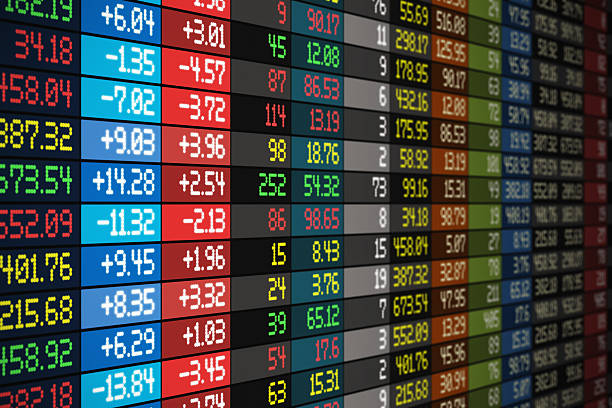 concepto de mercado de stock - stock market stock ticker board stock market data finance fotografías e imágenes de stock