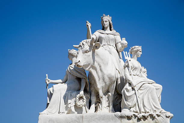 istock Londo - Europa statue from Prince Albert memorial 153980411