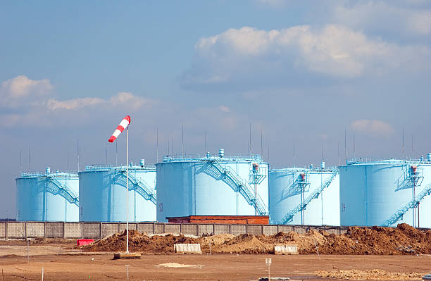 istock Oil storehouse 153983924