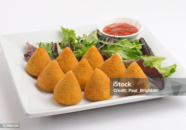 Coxinha De Galinha - Fotografias de stock e mais imagens de Comida salgada - Comida salgada, Coxinha, Frito em Gordura Abundante