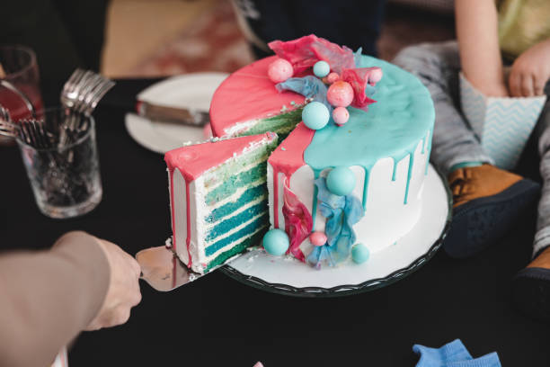 1,500+ Gender Reveal Cake Stock Photos, Pictures & Royalty-Free Images - iStock | Boy or girl, It's a boy, Baby boy