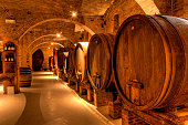 wine-weinkeller.jpg?b=1&s=170x170&k=20&c=tzOoLzixWMs4dnu4NA8b40iQZbe4c3q7d0lEoSv5bhw=
