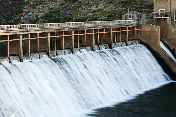 istock Dam that hels produce energy 153998720