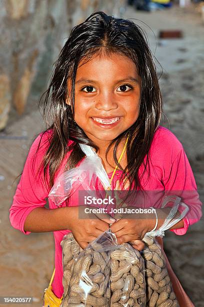 Foto de Garota De Fornecedor e mais fotos de stock de Criança - Criança, México, Vender