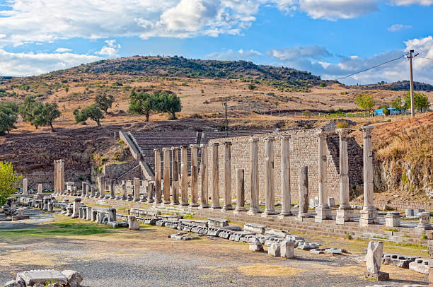 roman pergamum-asklepion - bergama photos et images de collection